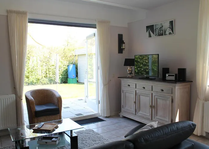 Nice Holiday Home With Washing Machine In A Holiday Park 200M From The Beach