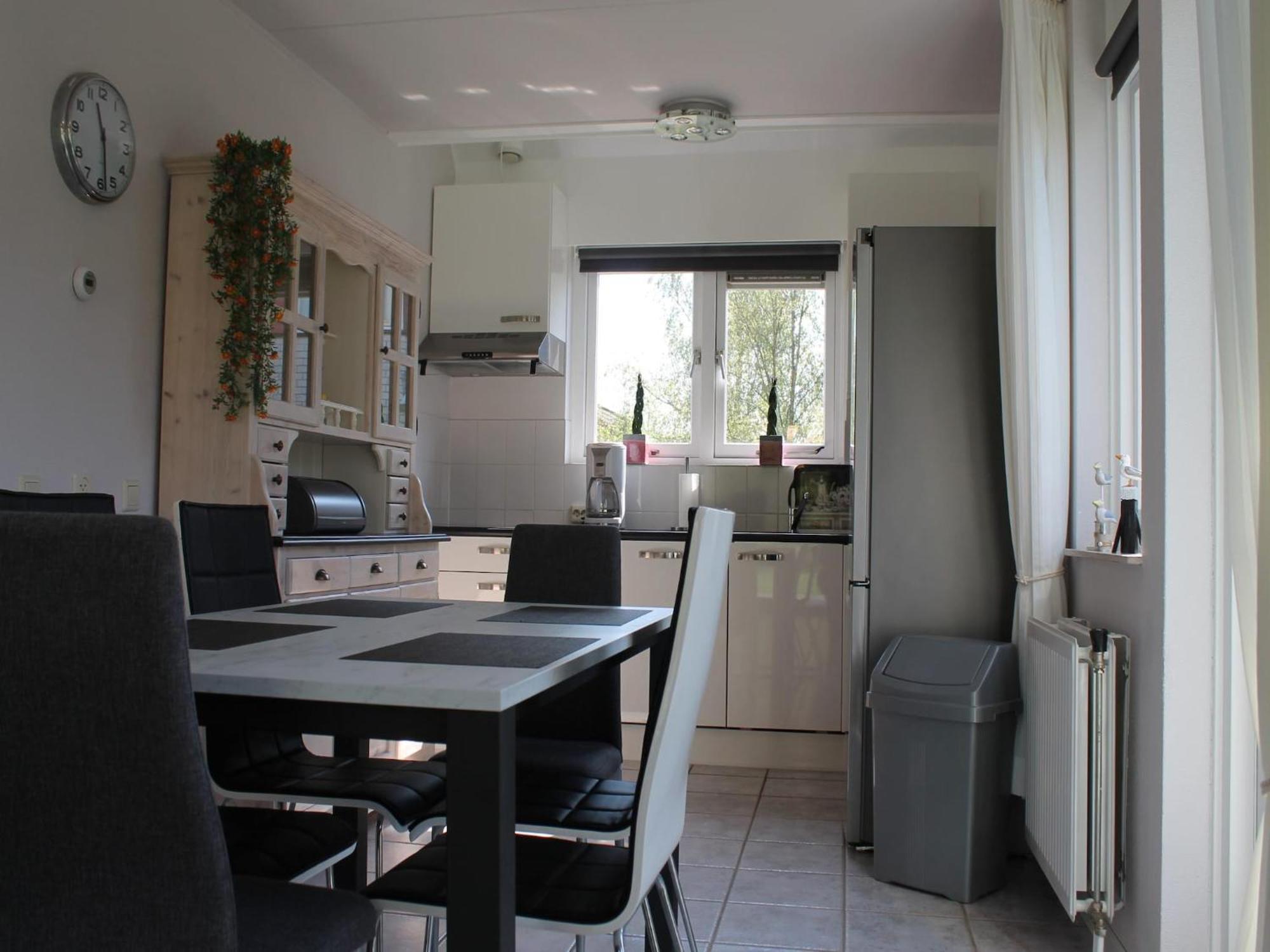 Vakantiehuis With Washing Machine In A 200m From The Wemeldinge